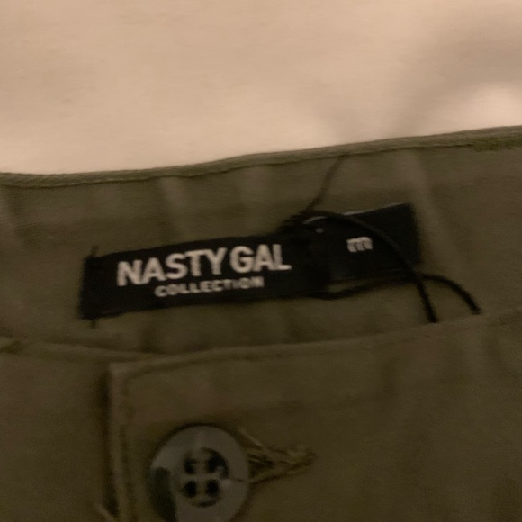 NEVER WORN CARGOS NASTY GAL - Picture 4 of 8